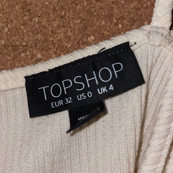 TOPSHOP Framed Ribbed Crop Top - Picture 2 of 3